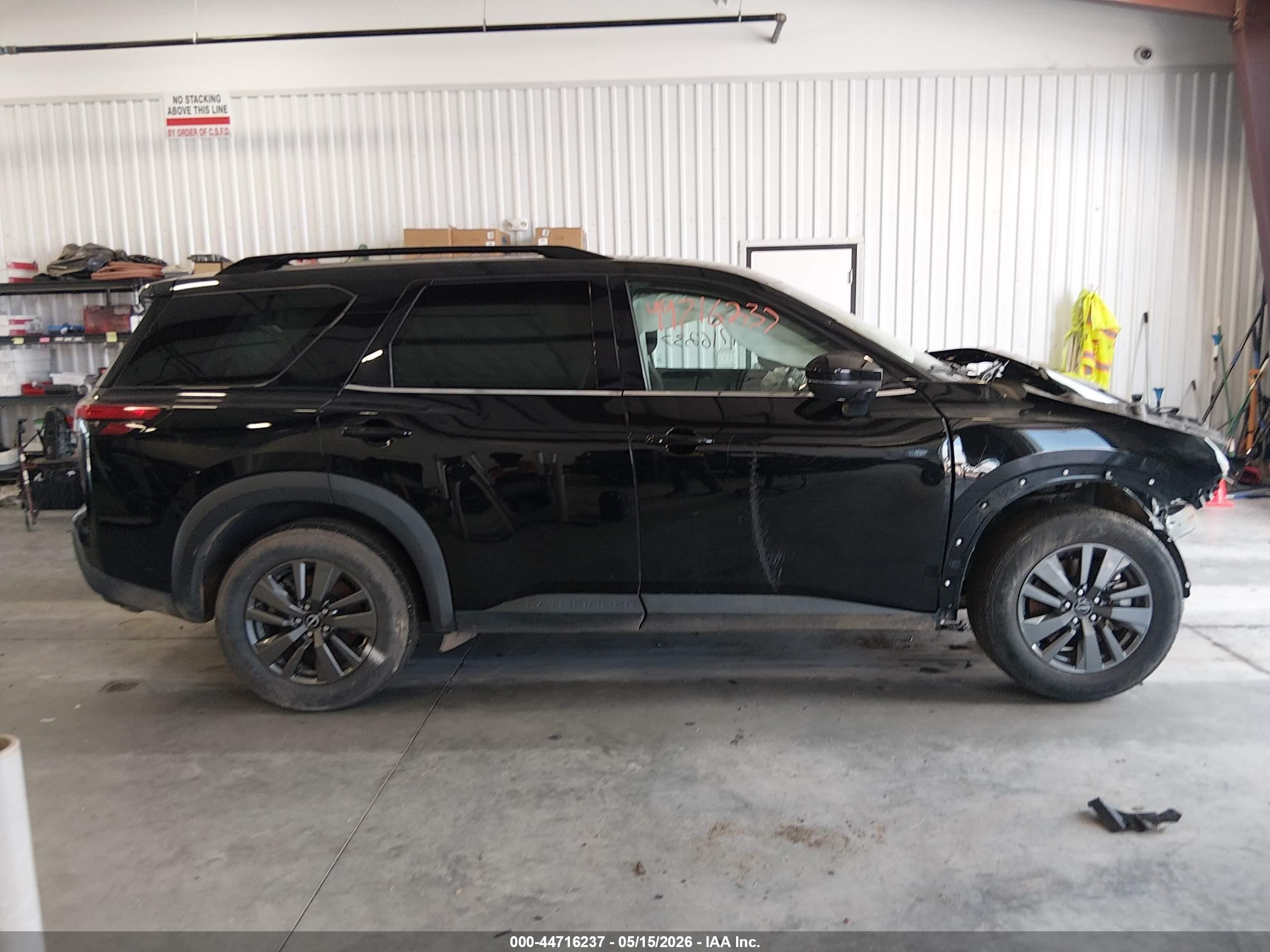 2024 Nissan Pathfinder Sv Fwd Black vin: 5N1DR3BA4RC266997