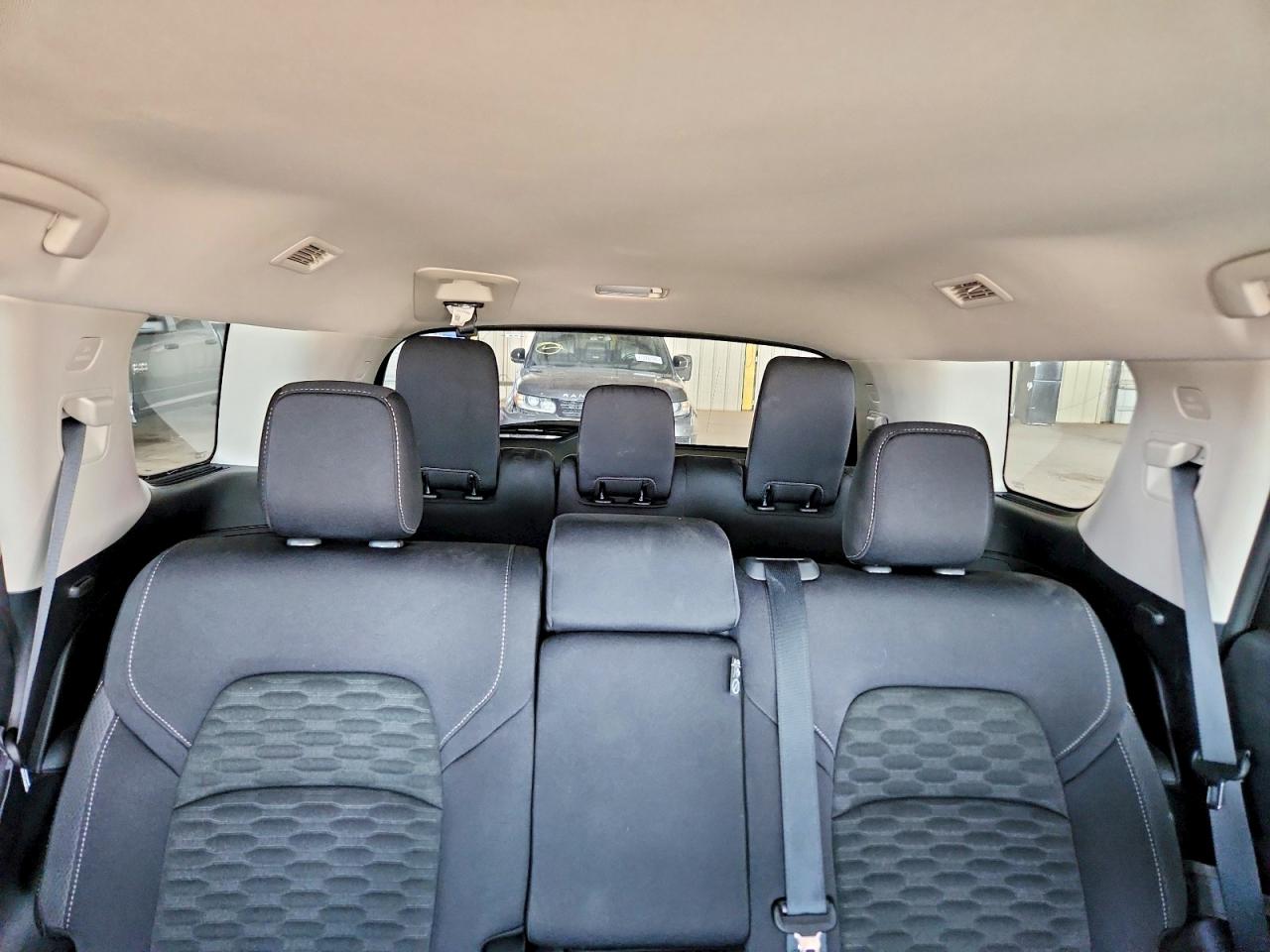 2024 Nissan Pathfinder Sv White vin: 5N1DR3BA7RC276116
