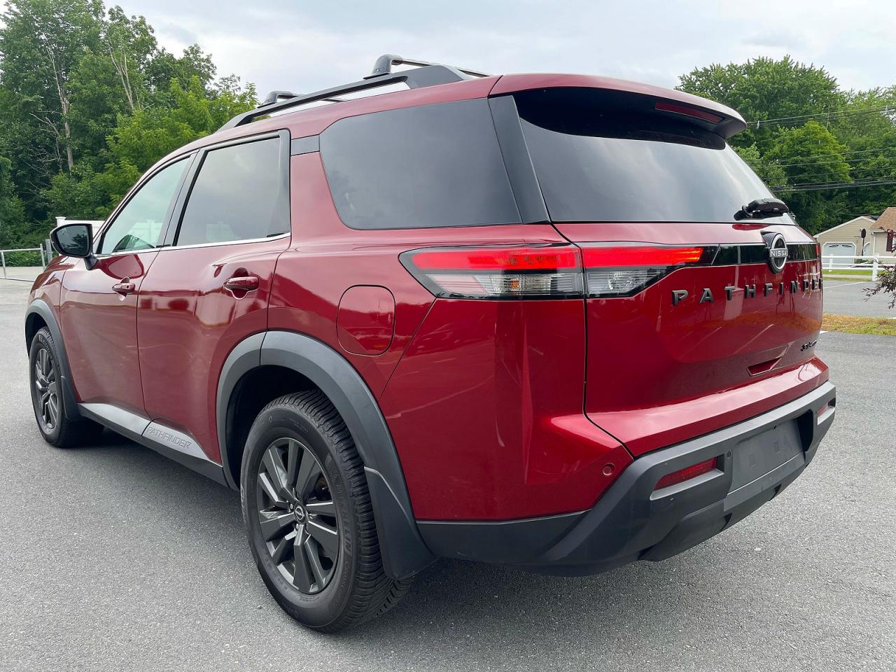 2023 Nissan Pathfinder Sv Red vin: 5N1DR3BC1PC270357