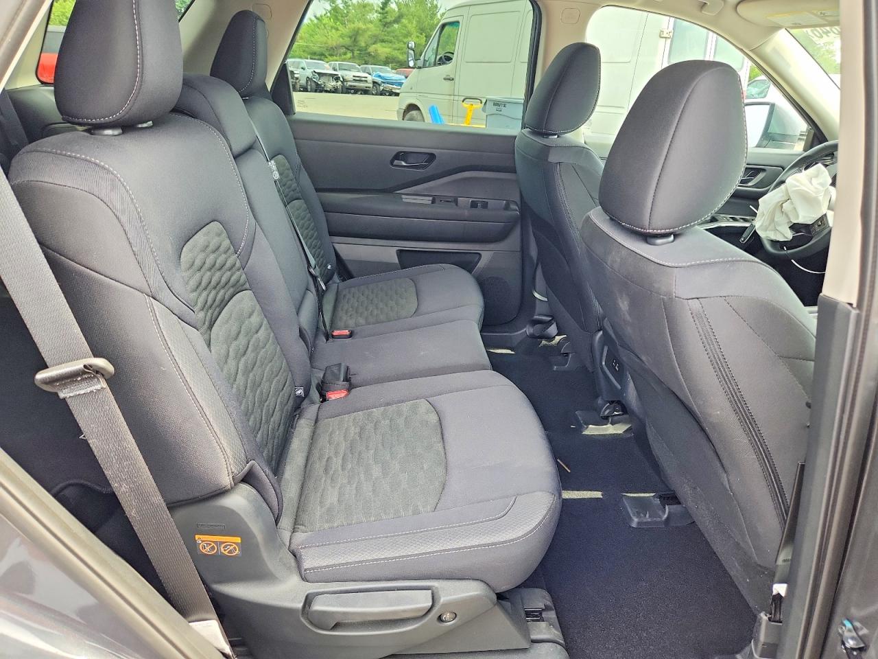 2025 Nissan Pathfinder Sv Gray vin: 5N1DR3BC1SC287457