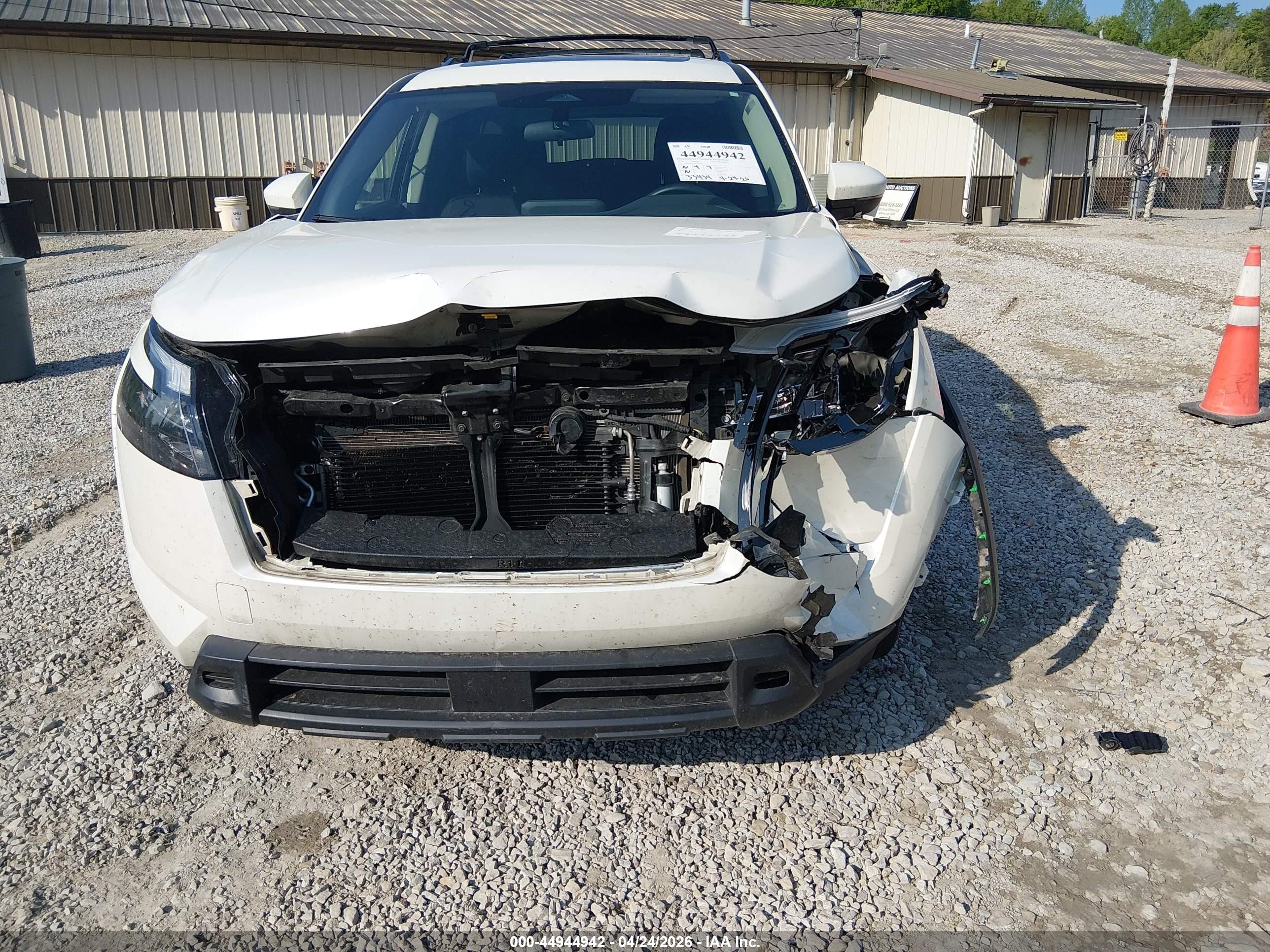 2024 Nissan Pathfinder Sv 4wd White vin: 5N1DR3BD7RC302840