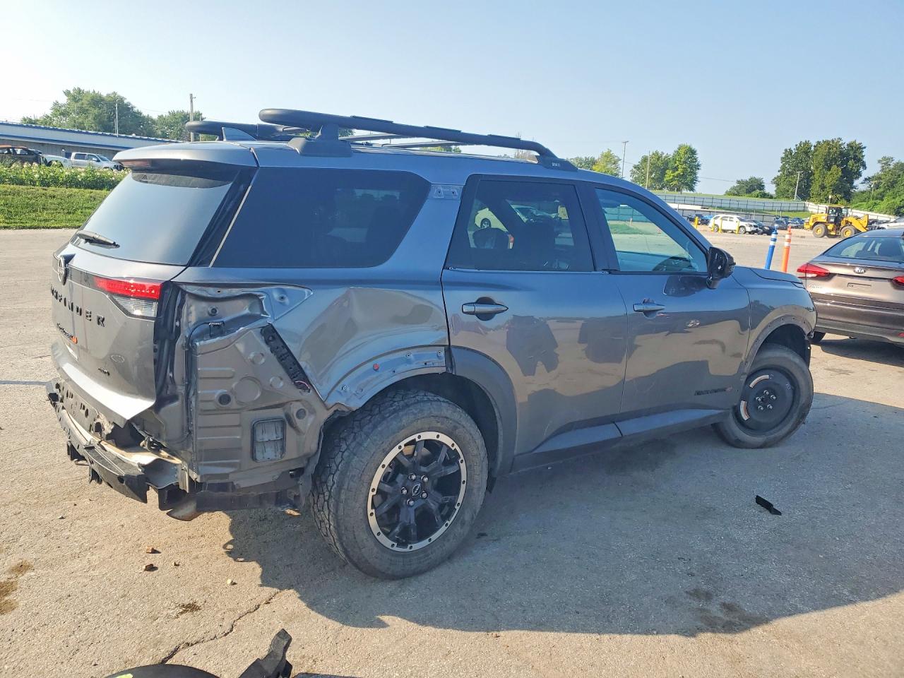 2023 Nissan Pathfinder Sv Silver vin: 5N1DR3BDXPC208495