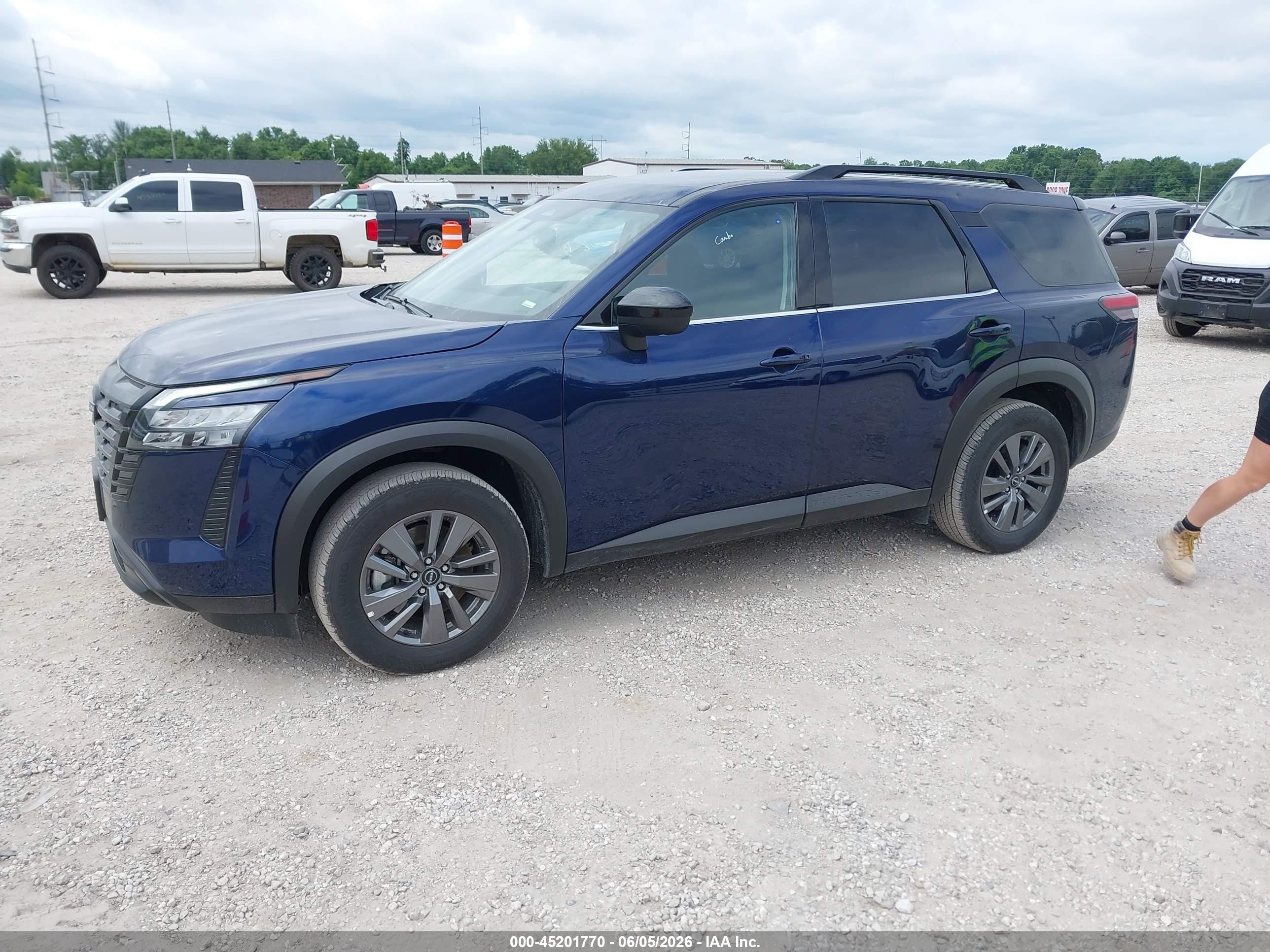 2026 Nissan Pathfinder Sv Dark Blue vin: 5N1DR3BS3TC222019