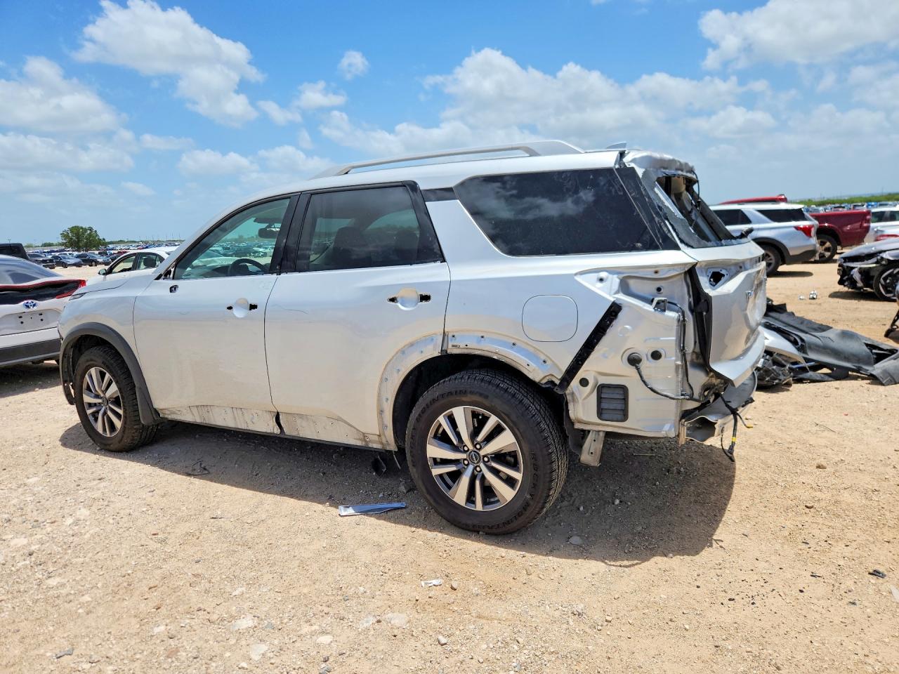 2022 Nissan Pathfinder Sl Silver vin: 5N1DR3CA1NC273513