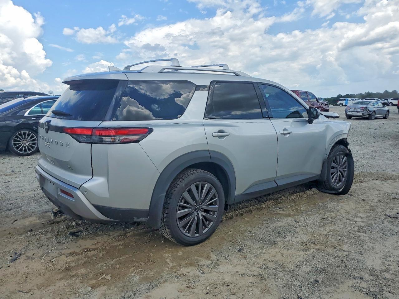 2024 Nissan Pathfinder Sl Серебряный vin: 5N1DR3CB2RC238266