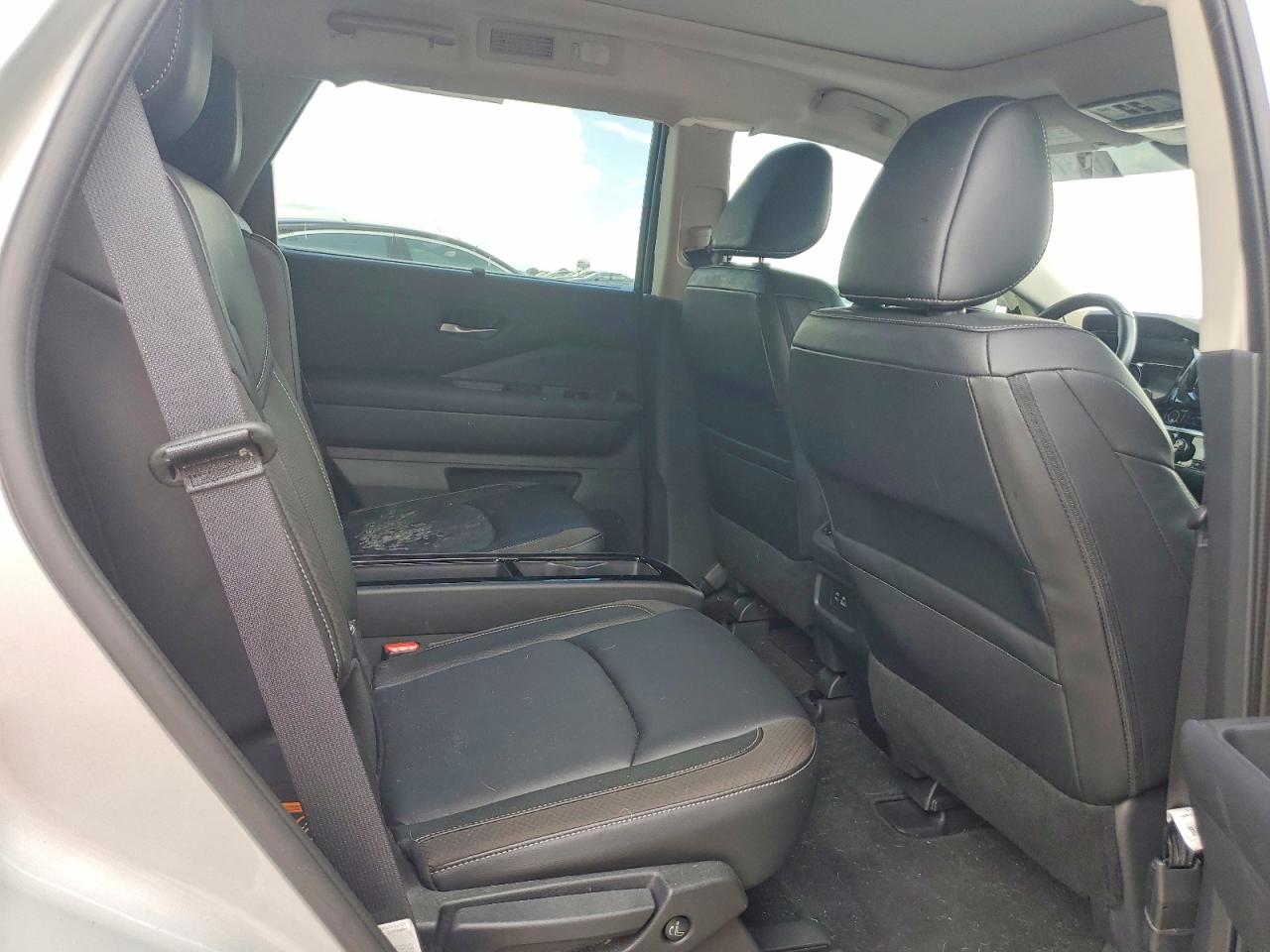 2024 Nissan Pathfinder Sl Серебряный vin: 5N1DR3CB2RC238266