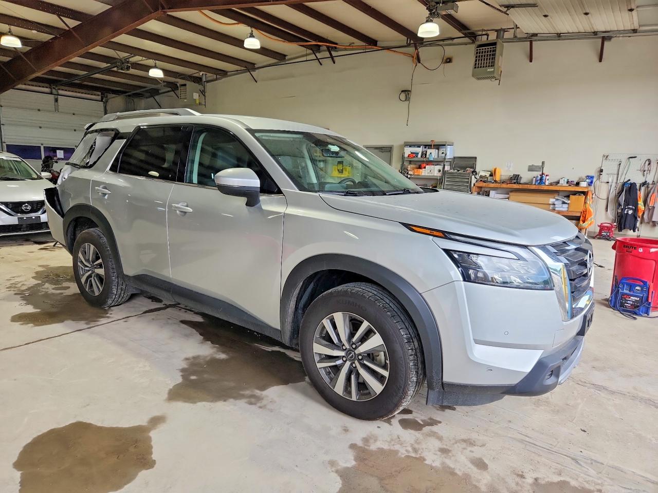 2025 Nissan Pathfinder Sl Silver vin: 5N1DR3CC3SC257312