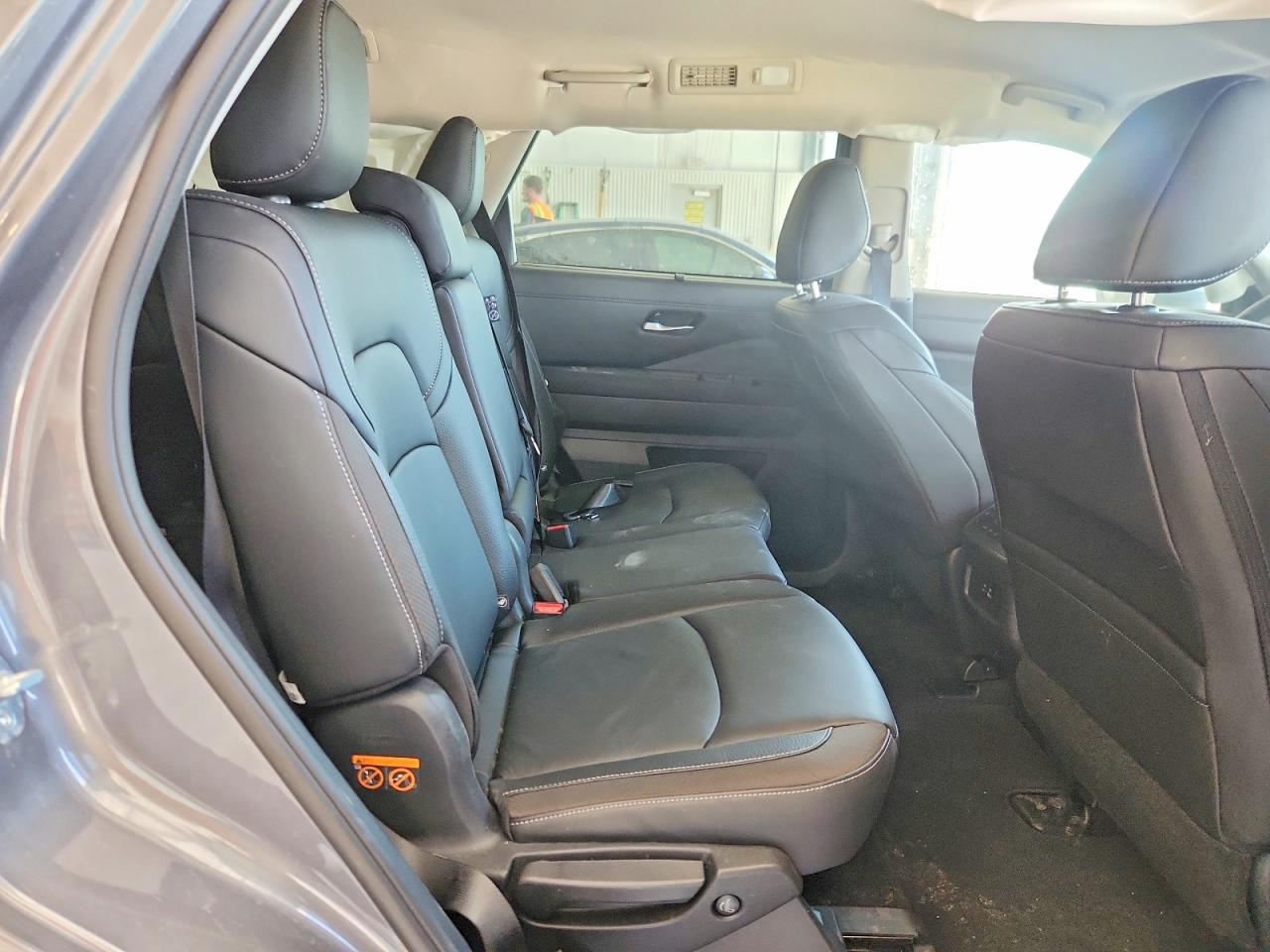 2025 Nissan Pathfinder Sl Gray vin: 5N1DR3CC4SC315198