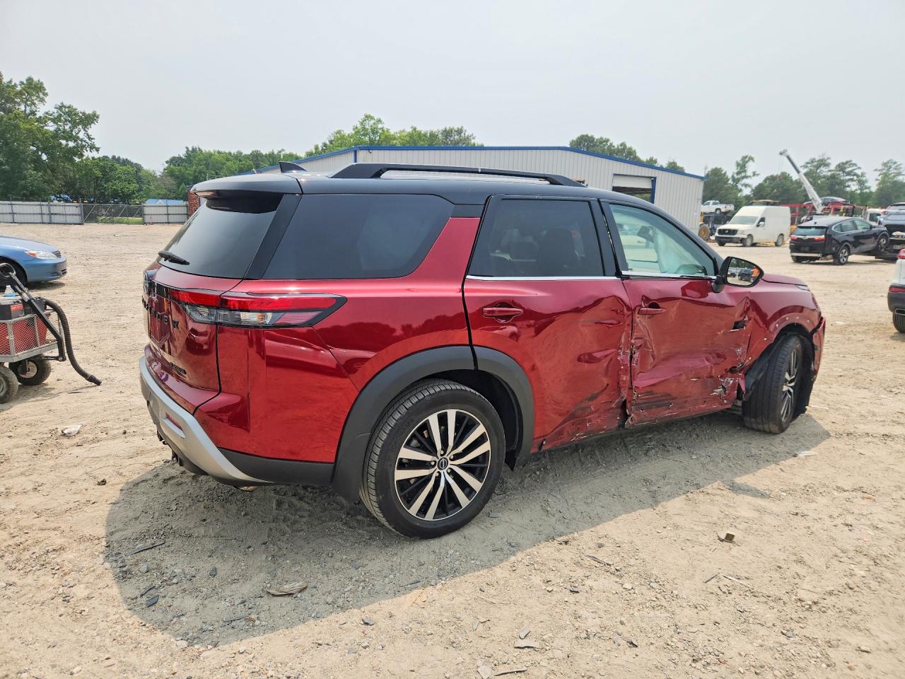 2024 Nissan Pathfinder Platinum Red vin: 5N1DR3DG0RC273043