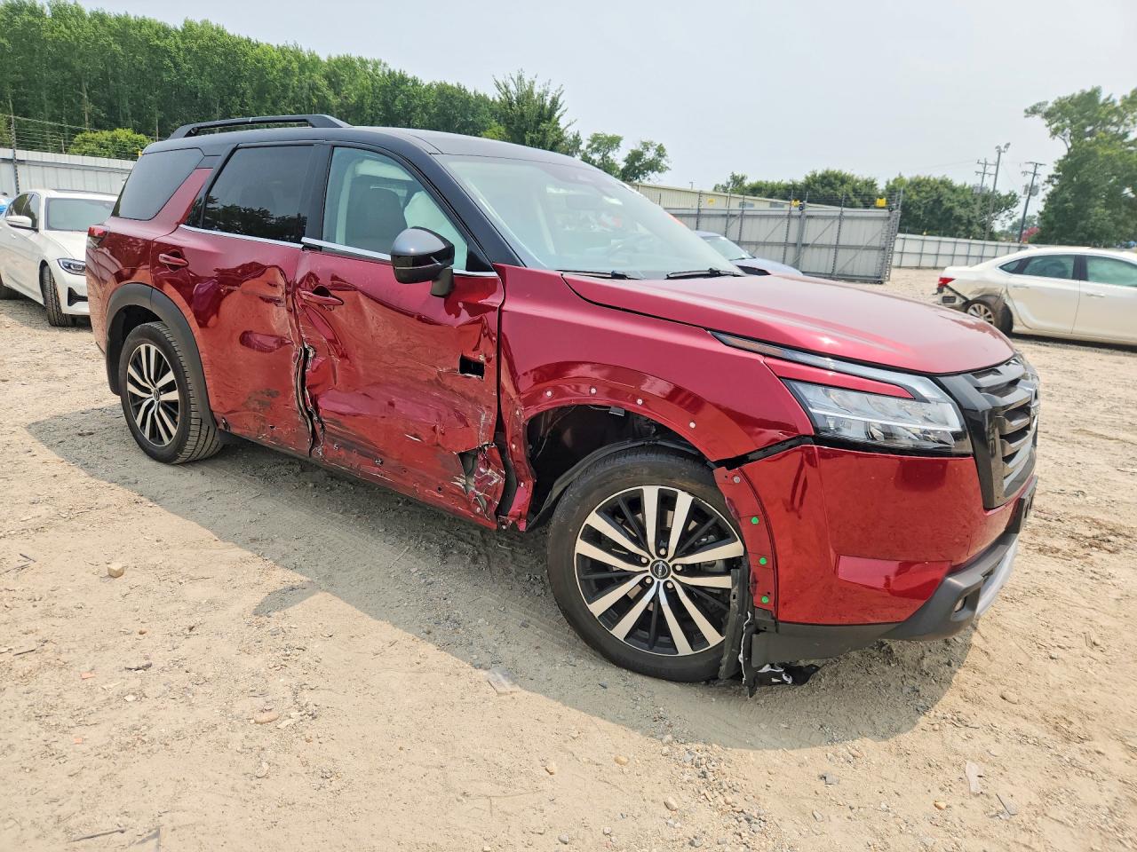 2024 Nissan Pathfinder Platinum Red vin: 5N1DR3DG0RC273043