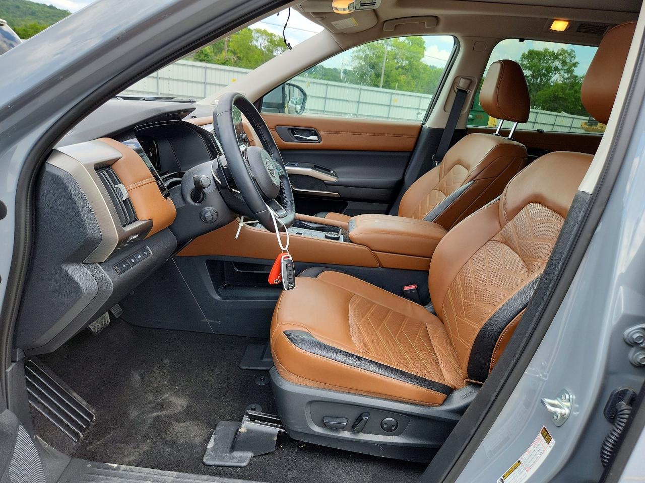 2024 Nissan Pathfinder Platinum Серебряный vin: 5N1DR3DK8RC259394