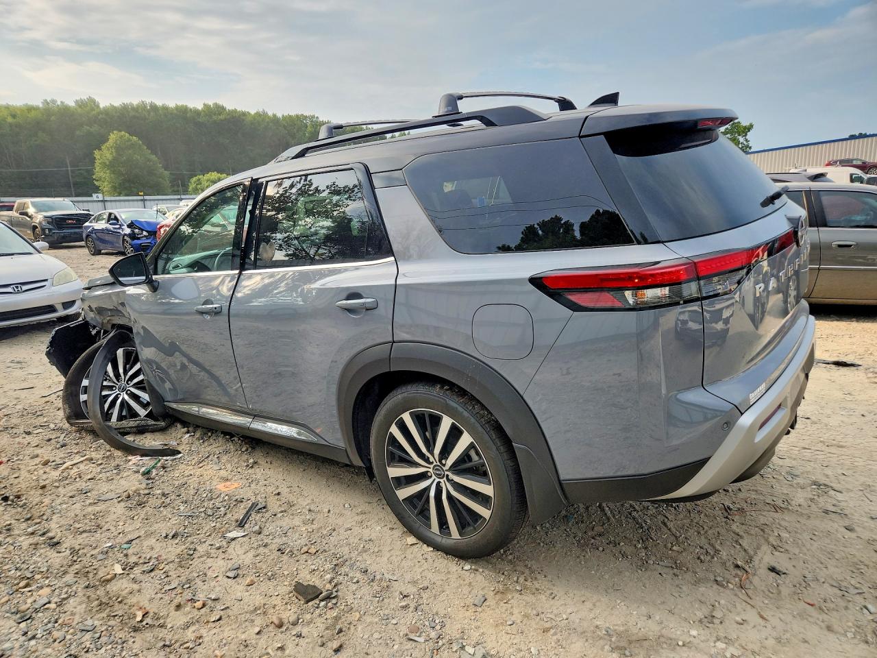2025 Nissan Pathfinder Platinum Gray vin: 5N1DR3DKXSC260570