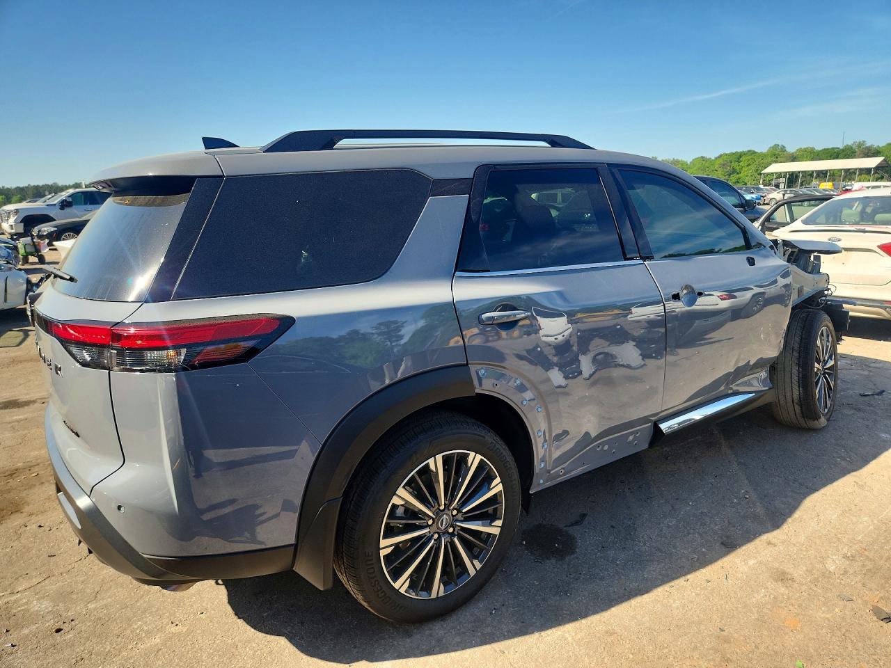 2026 Nissan Pathfinder Platinum Gray vin: 5N1DR3DV2TC234105