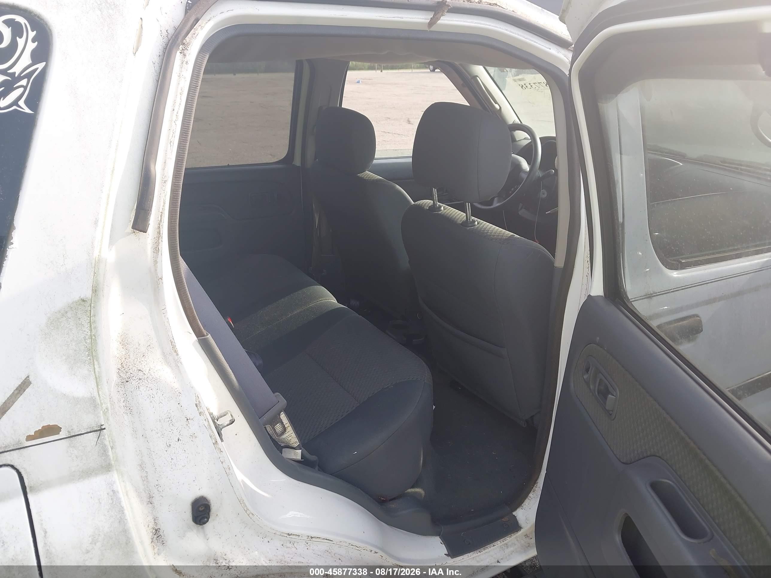 2002 Nissan Xterra Xe White vin: 5N1ED28T02C606237