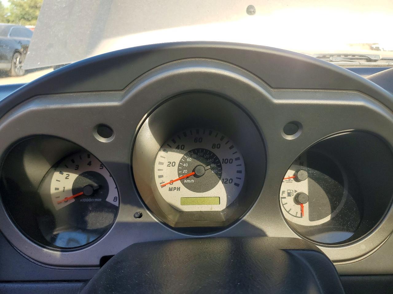 2004 Nissan Xterra Xe Tan vin: 5N1ED28T04C686836