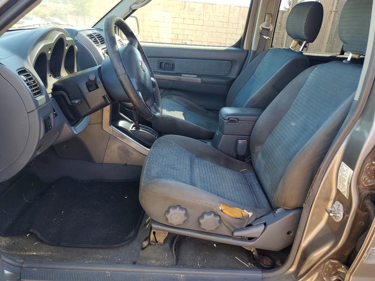 2004 Nissan Xterra Xe Tan vin: 5N1ED28T04C686836
