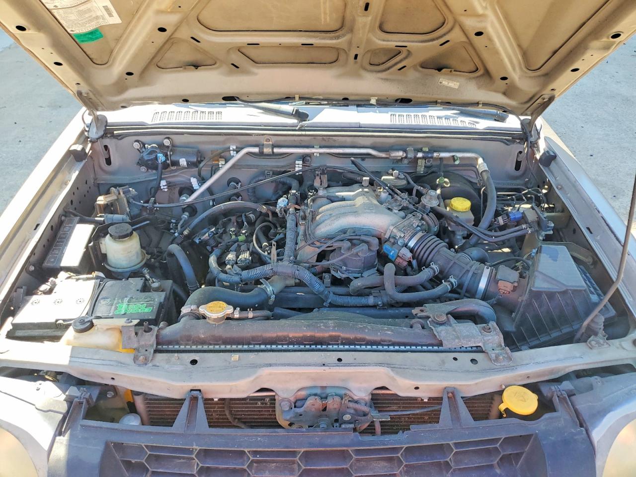 2004 Nissan Xterra Xe Tan vin: 5N1ED28T04C686836