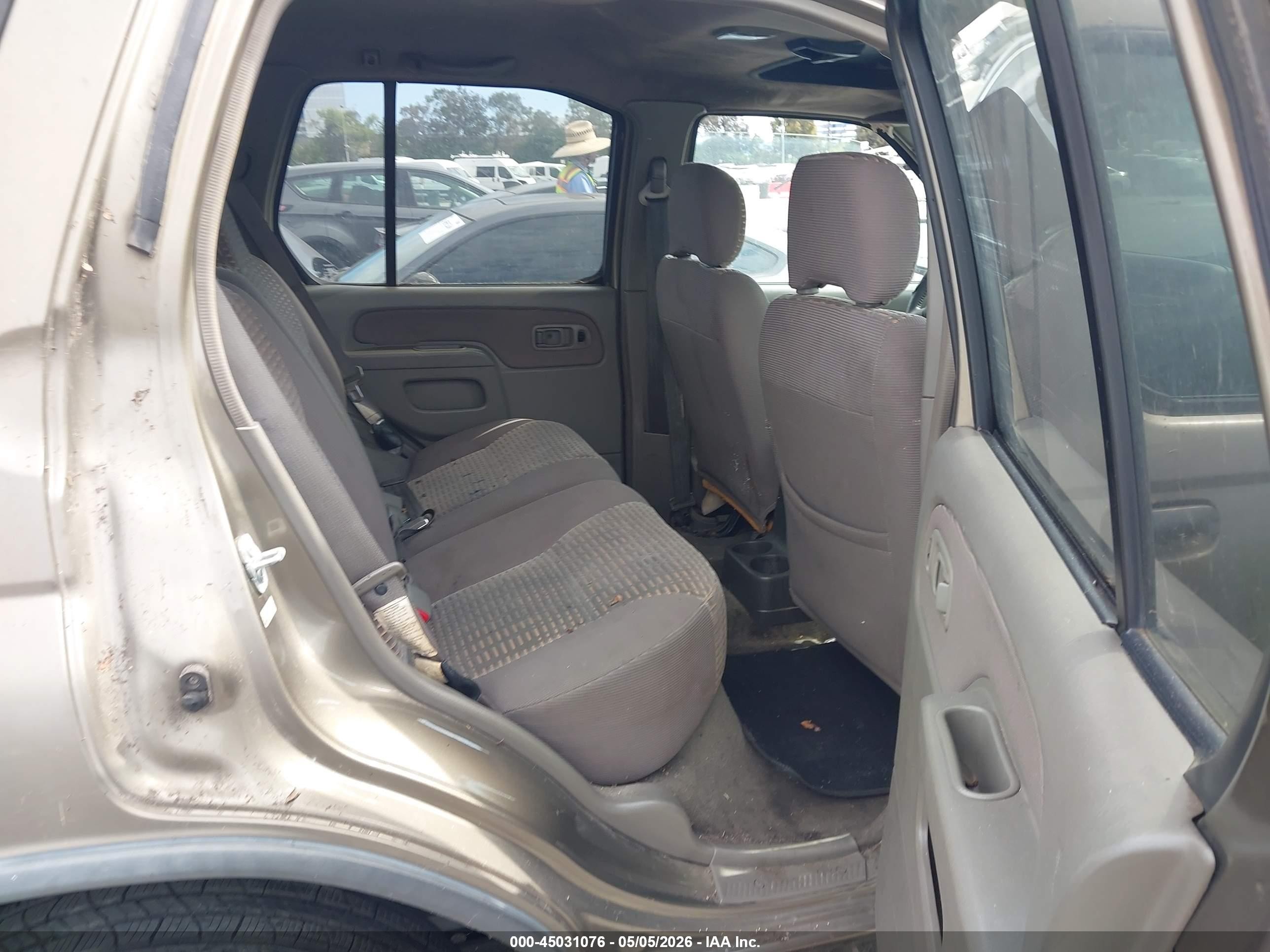 2001 Nissan Xterra Xe/se Gold vin: 5N1ED28T11C552204