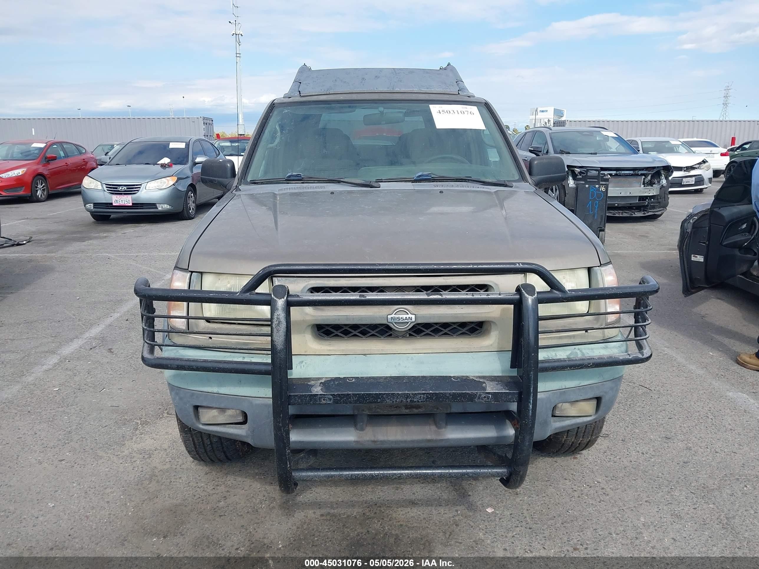 2001 Nissan Xterra Xe/se Gold vin: 5N1ED28T11C552204