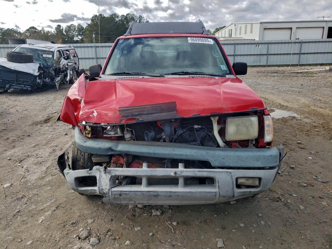 2000 Nissan Xterra Xe Red vin: 5N1ED28T1YC600634