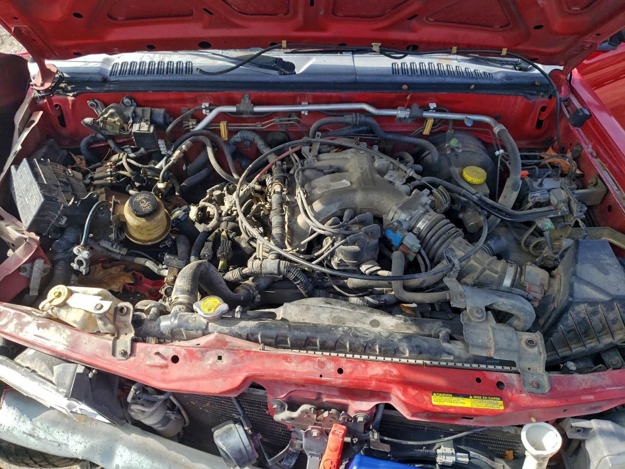 2000 Nissan Xterra Xe Red vin: 5N1ED28T1YC600634