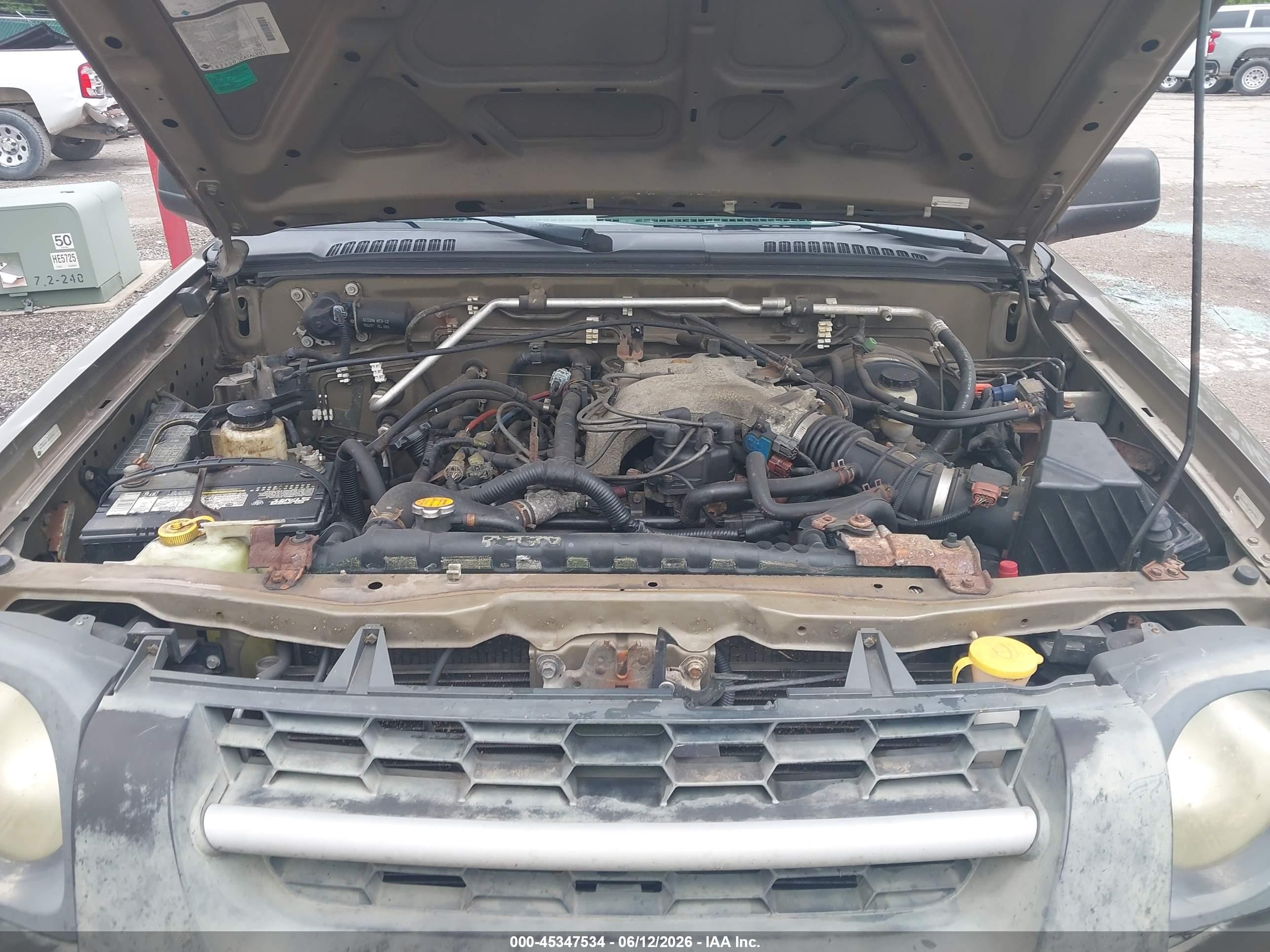 2002 Nissan Xterra Xe Gold vin: 5N1ED28T22C570101