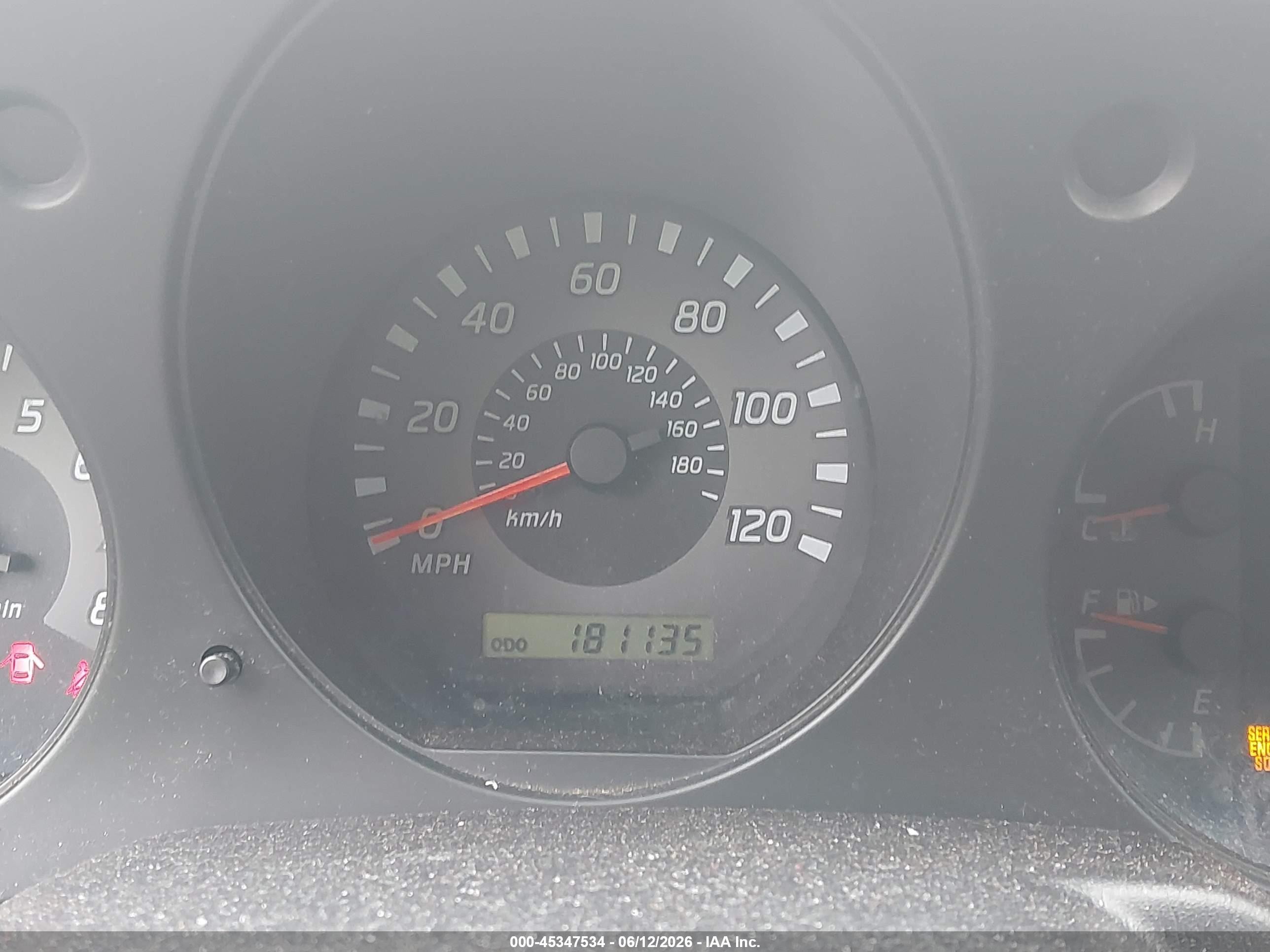 2002 Nissan Xterra Xe Gold vin: 5N1ED28T22C570101