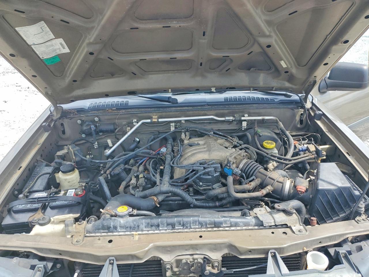 2002 Nissan Xterra Xe-v6 Brown vin: 5N1ED28T32C593595