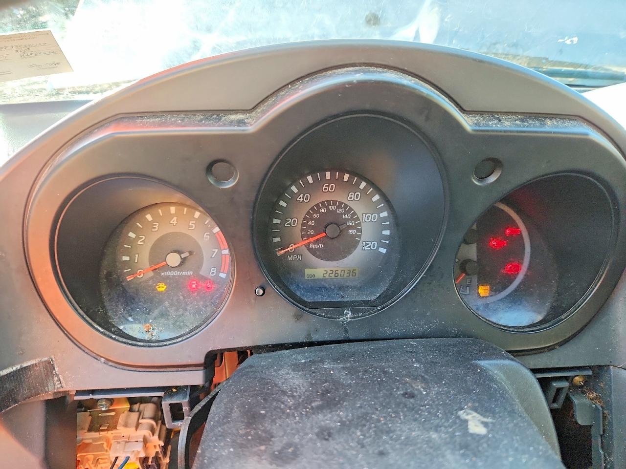 2003 Nissan Xterra Xe-v6 Silver vin: 5N1ED28T33C697327