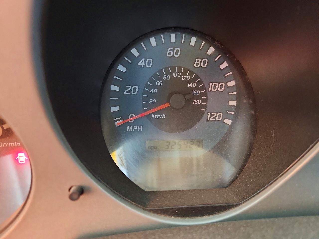 2002 Nissan Xterra Xe-v6 Серебряный vin: 5N1ED28T42C559875