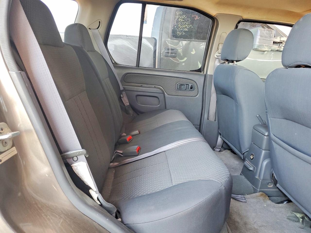 2004 Nissan Xterra Xe Gray vin: 5N1ED28T44C674821