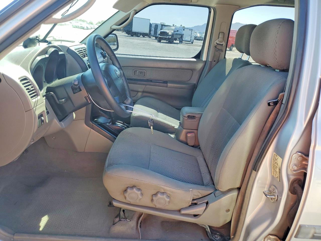2004 Nissan Xterra Xe Серебряный vin: 5N1ED28T54C659261
