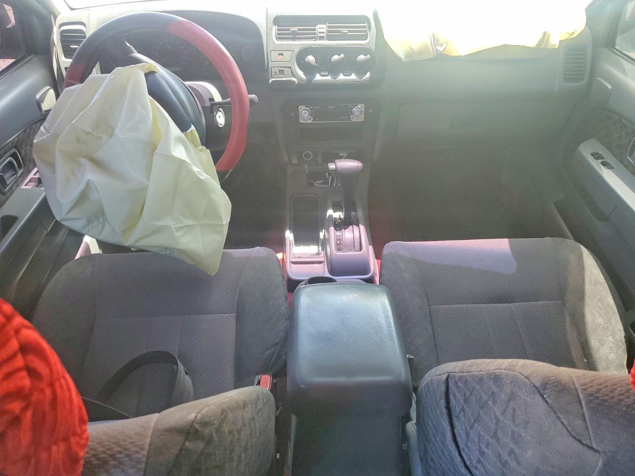 2001 Nissan Xterra Xe-v6 Red vin: 5N1ED28T61C553851