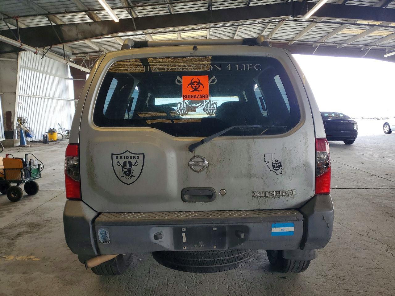 2002 Nissan Xterra Xe-v6 Silver vin: 5N1ED28T62C582977