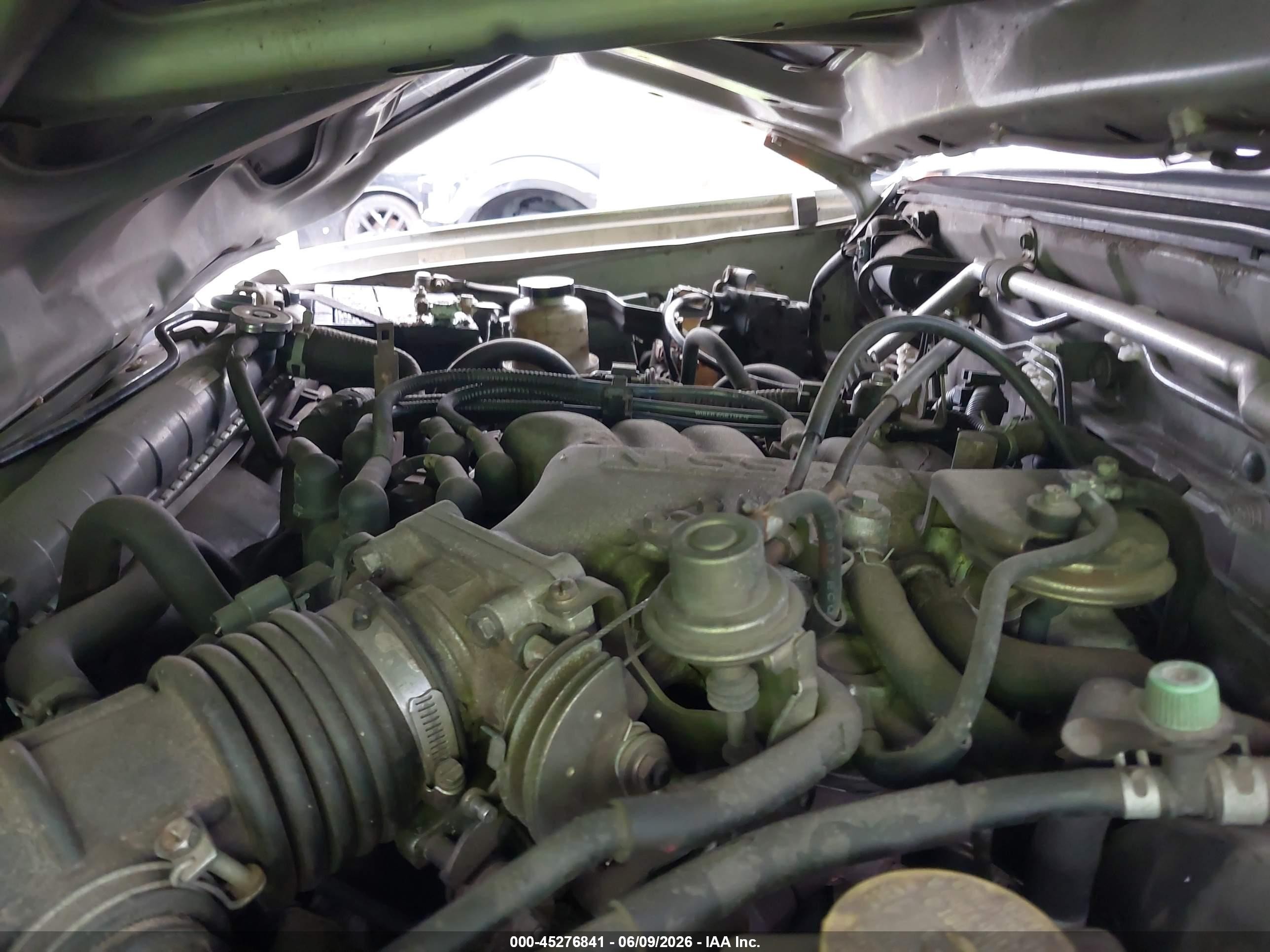 2004 Nissan Xterra Xe Silver vin: 5N1ED28T64C605533