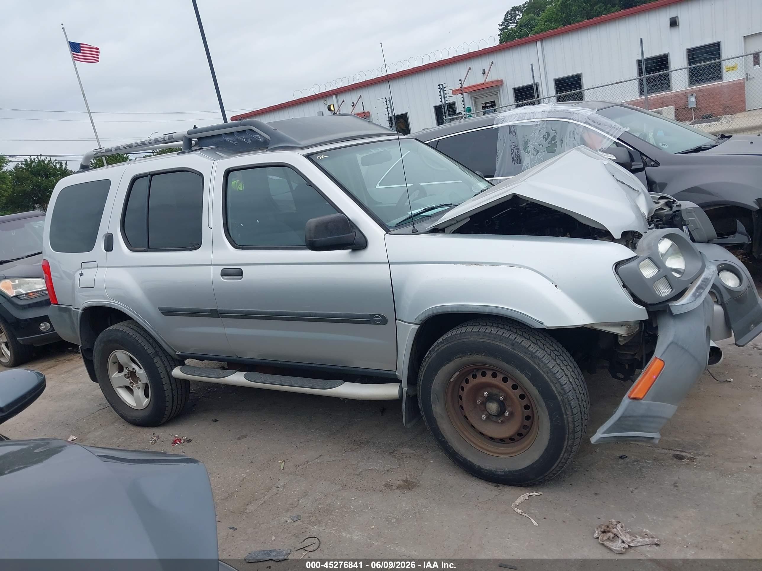 2004 Nissan Xterra Xe Silver vin: 5N1ED28T64C605533