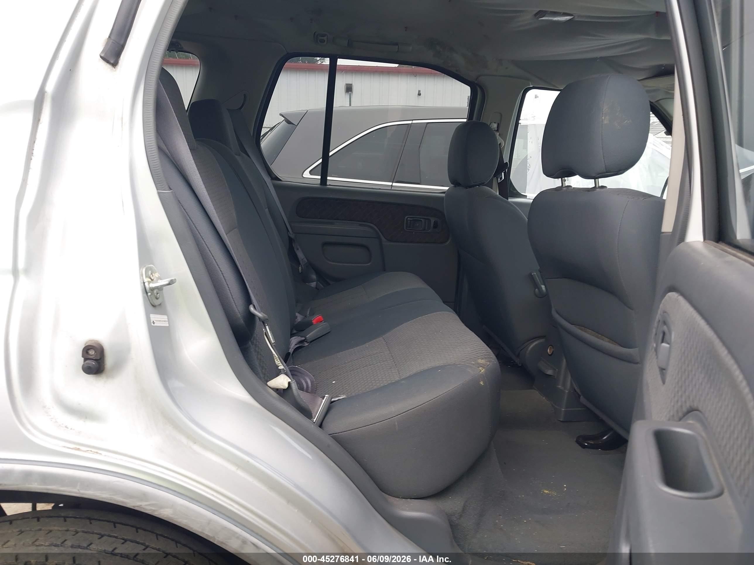 2004 Nissan Xterra Xe Silver vin: 5N1ED28T64C605533