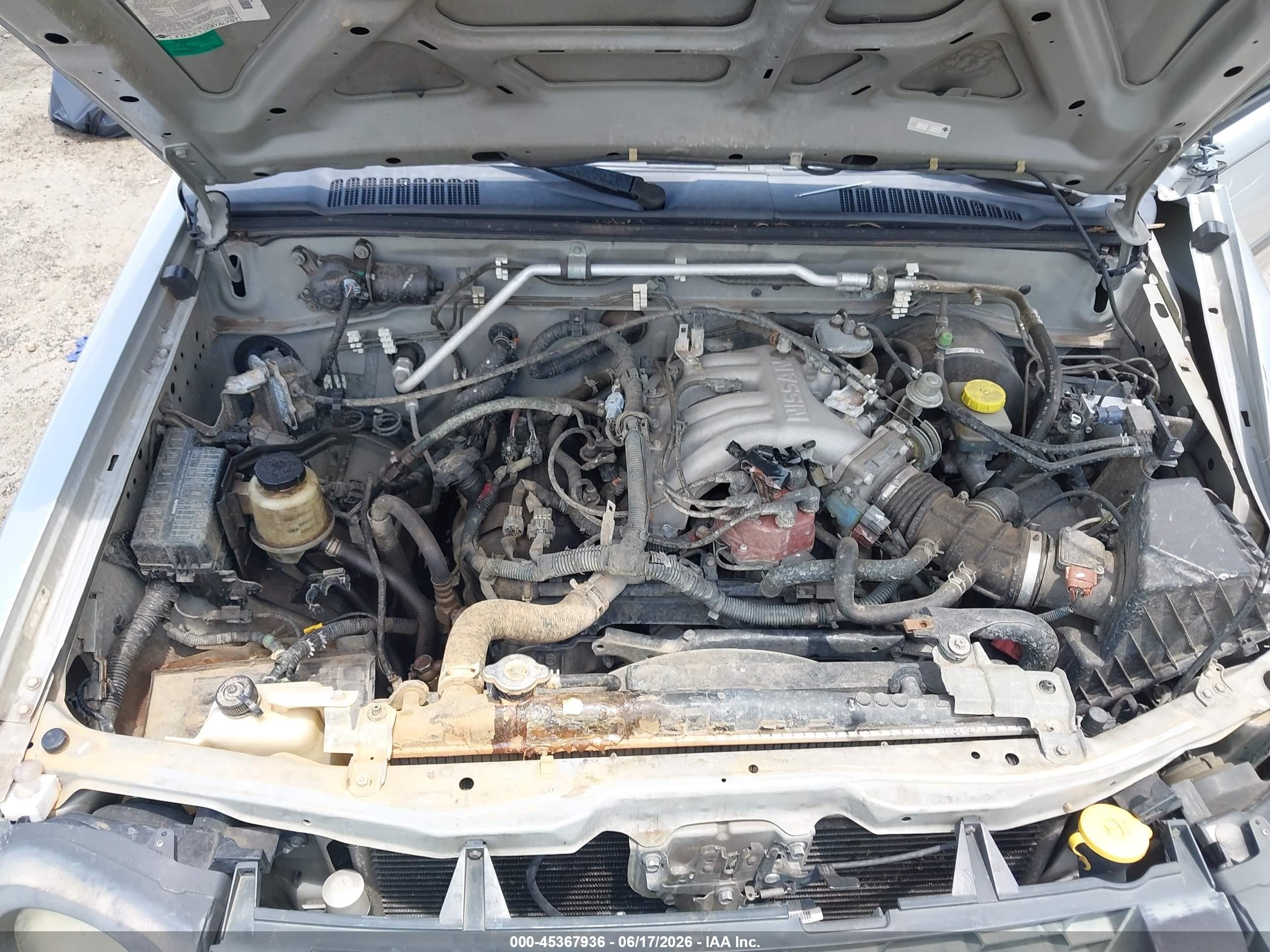 2004 Nissan Xterra Xe Silver vin: 5N1ED28T64C633400