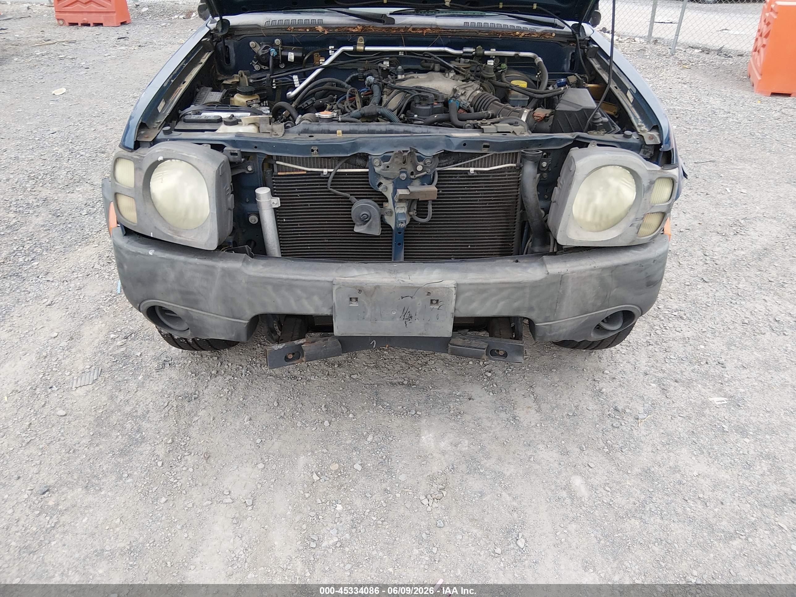 2004 Nissan Xterra Xe Blue vin: 5N1ED28T64C677154