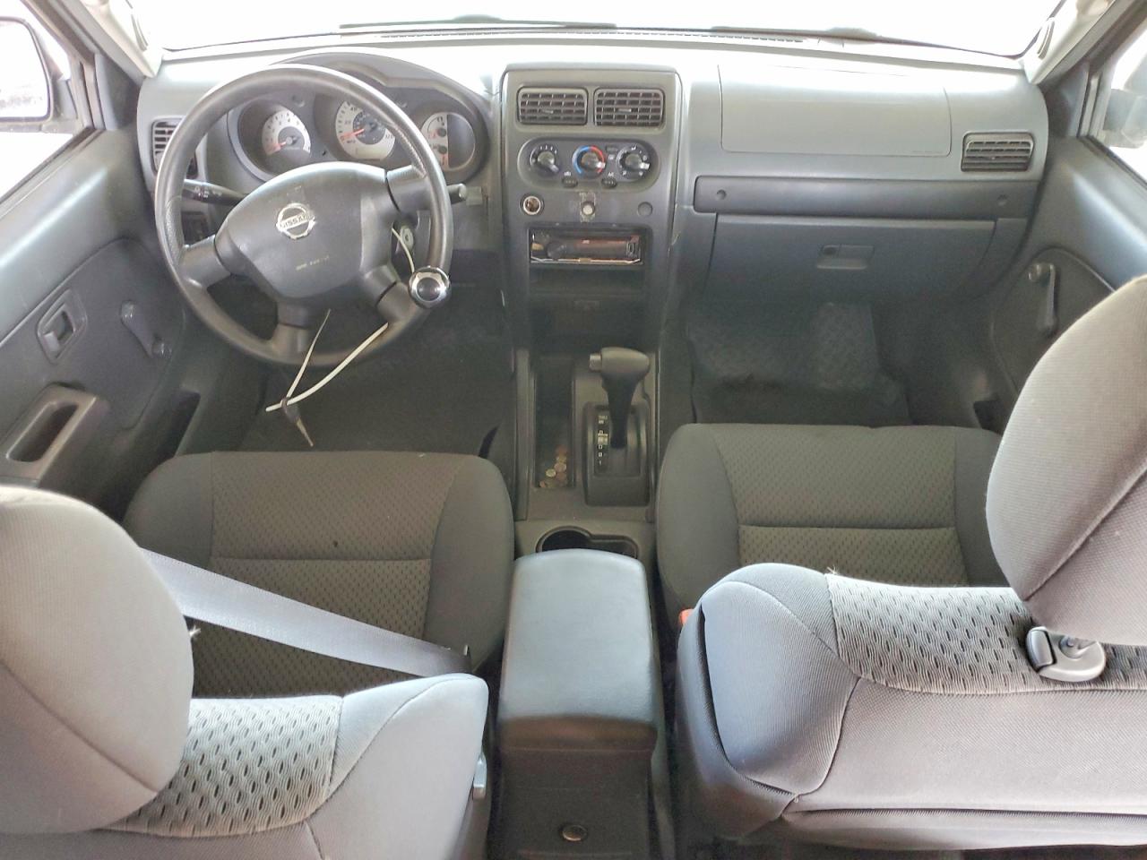2004 Nissan Xterra Xe Silver vin: 5N1ED28T74C619831