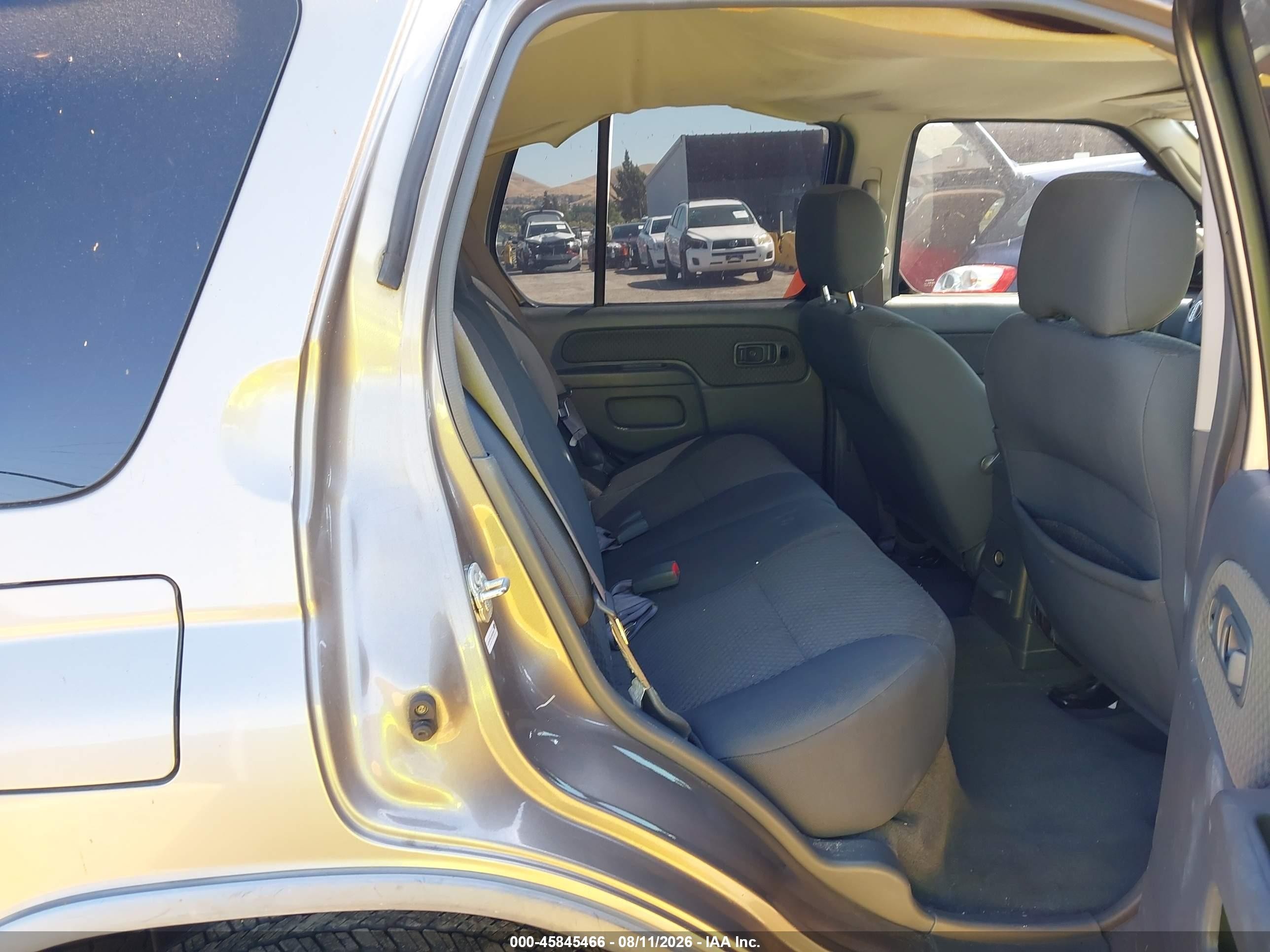 2004 Nissan Xterra Xe Gray vin: 5N1ED28T74C624351