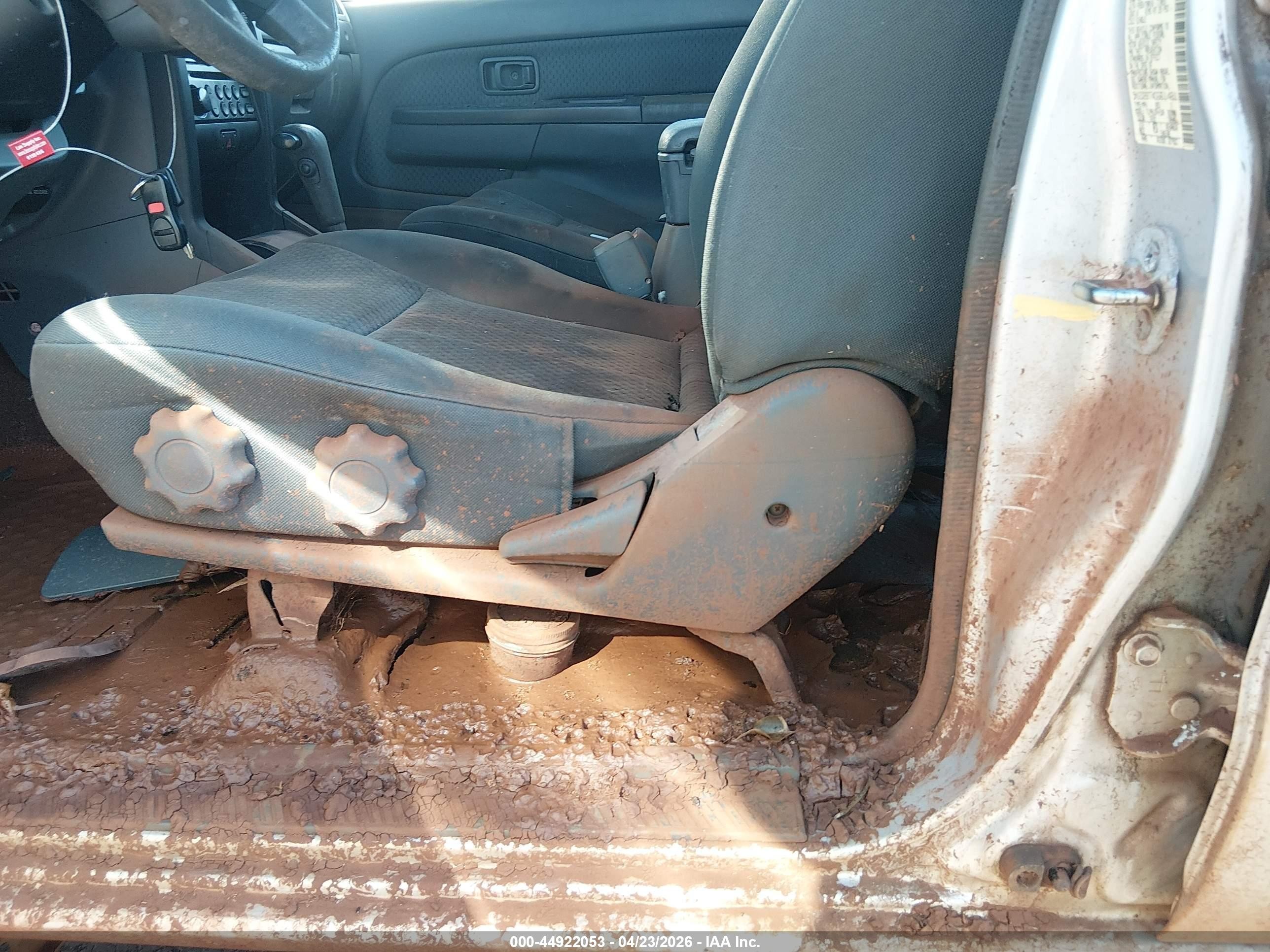 2004 Nissan Xterra Xe Серебряный vin: 5N1ED28T74C661481