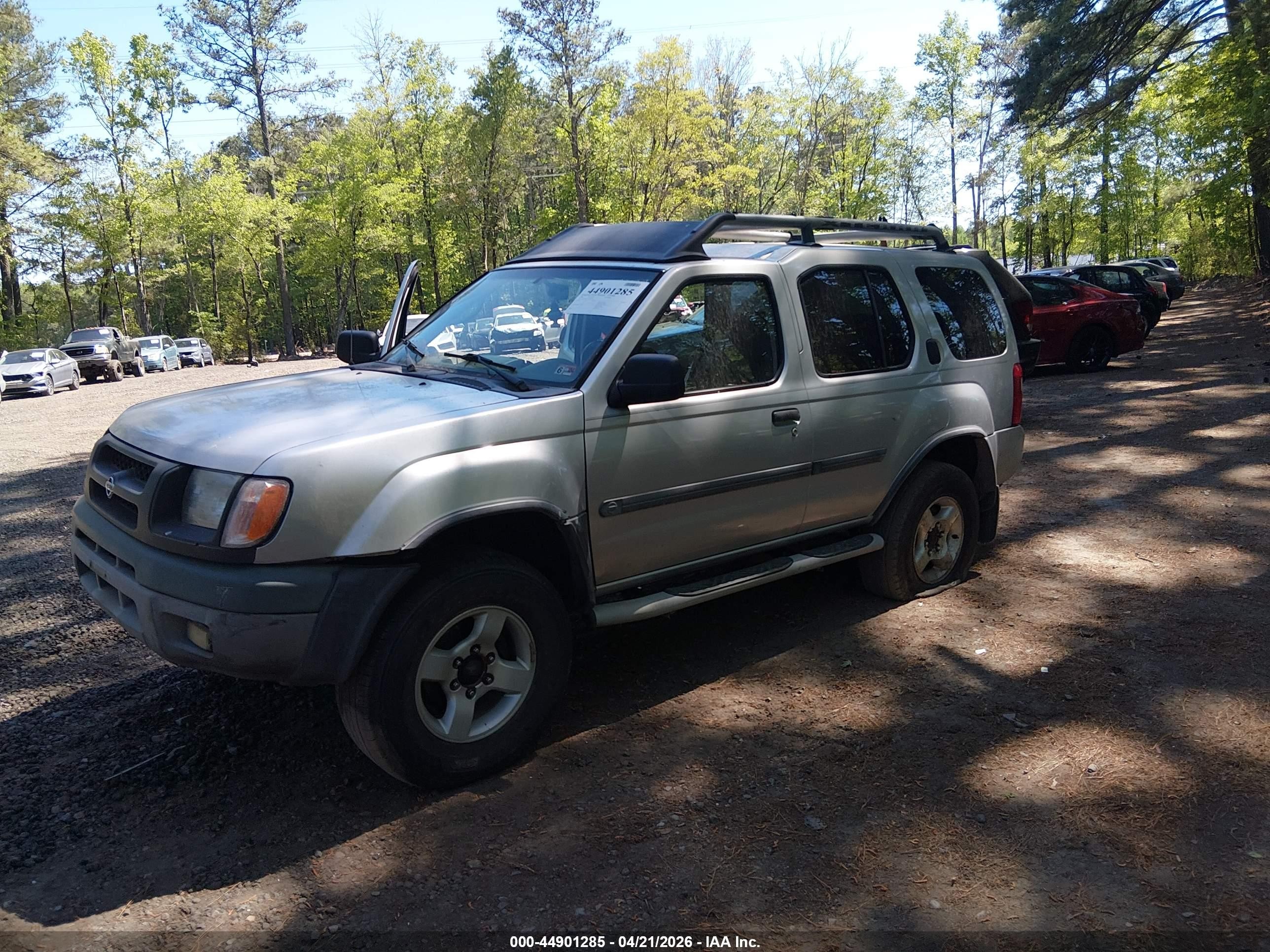 2004 Nissan Xterra Xe Silver vin: 5N1ED28T74C668799