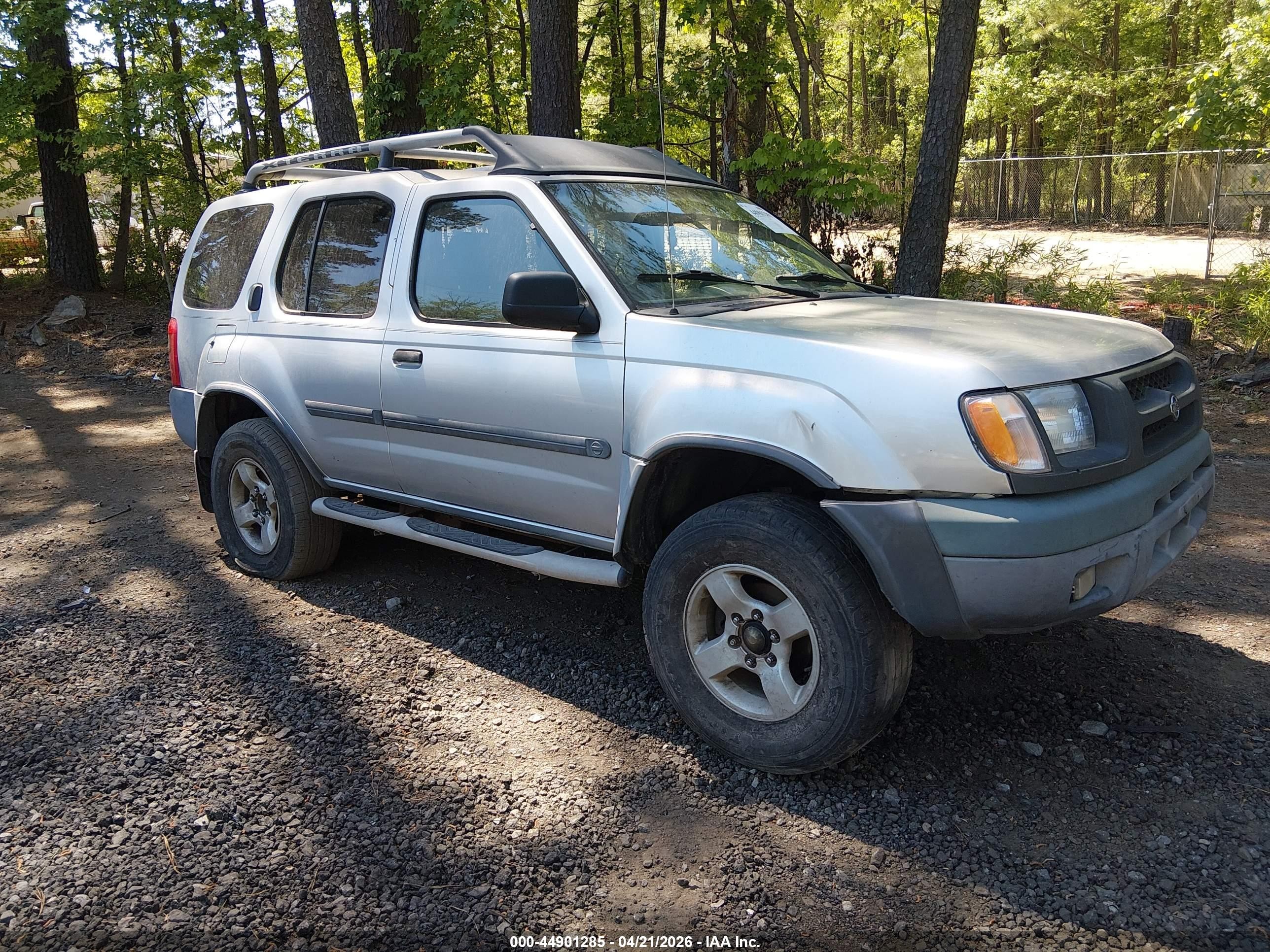 2004 Nissan Xterra Xe Silver vin: 5N1ED28T74C668799