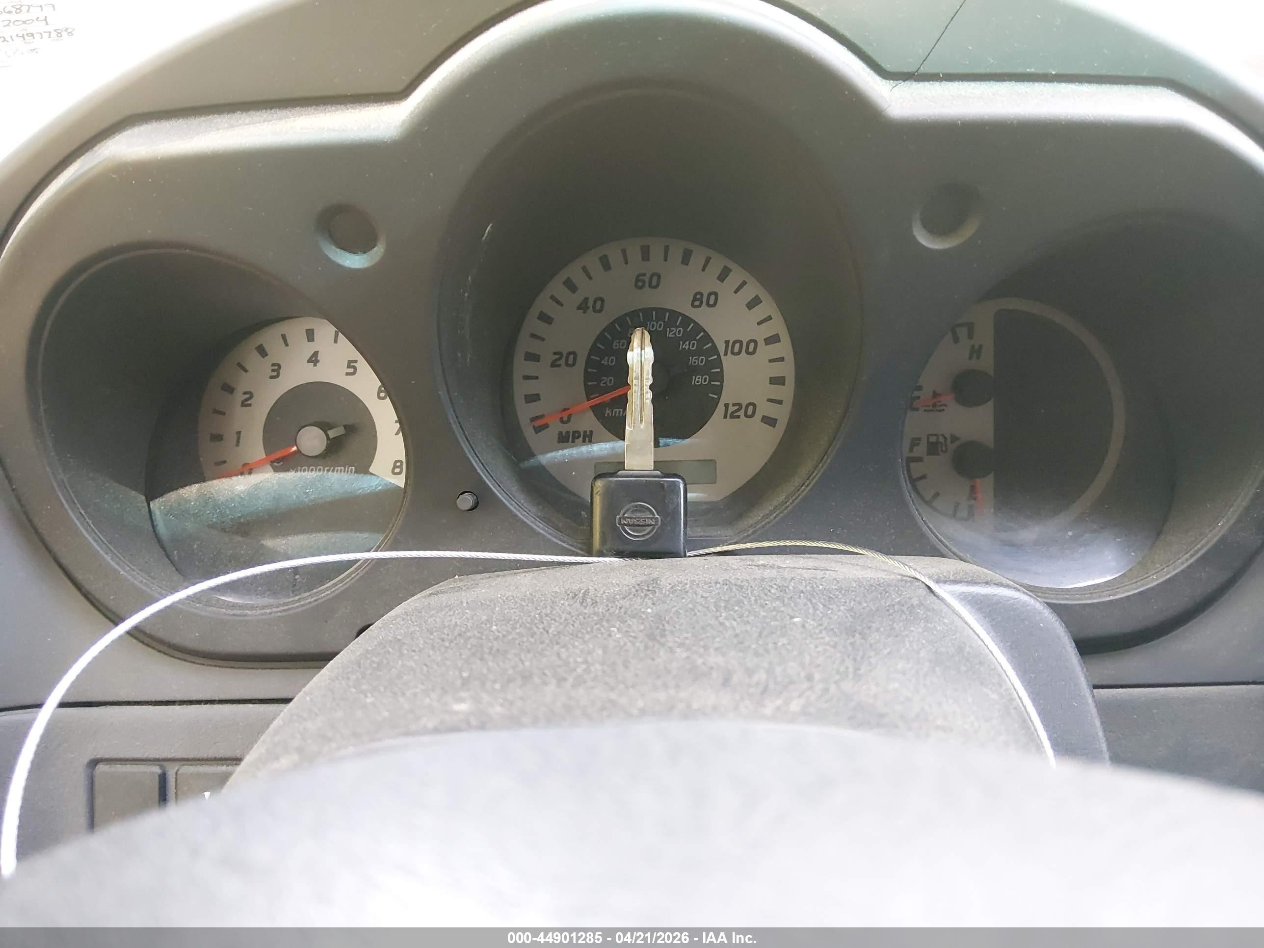 2004 Nissan Xterra Xe Silver vin: 5N1ED28T74C668799