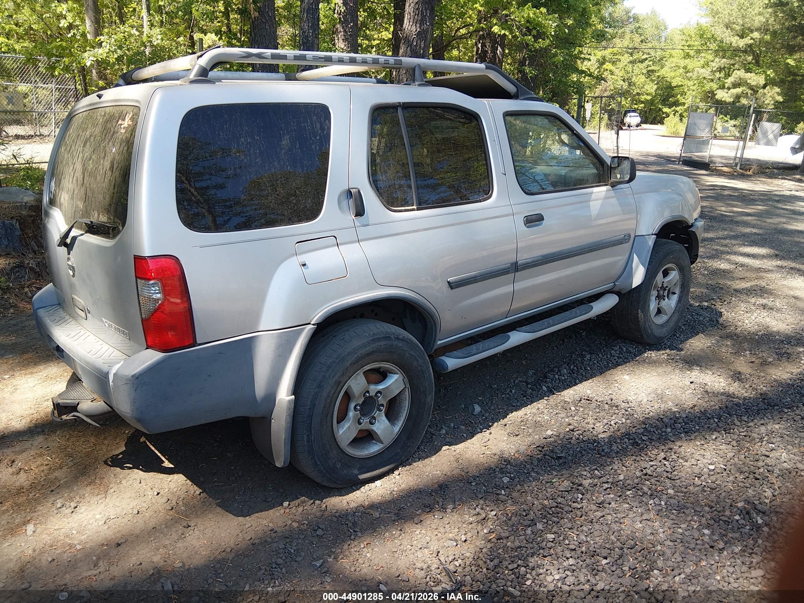 2004 Nissan Xterra Xe Silver vin: 5N1ED28T74C668799