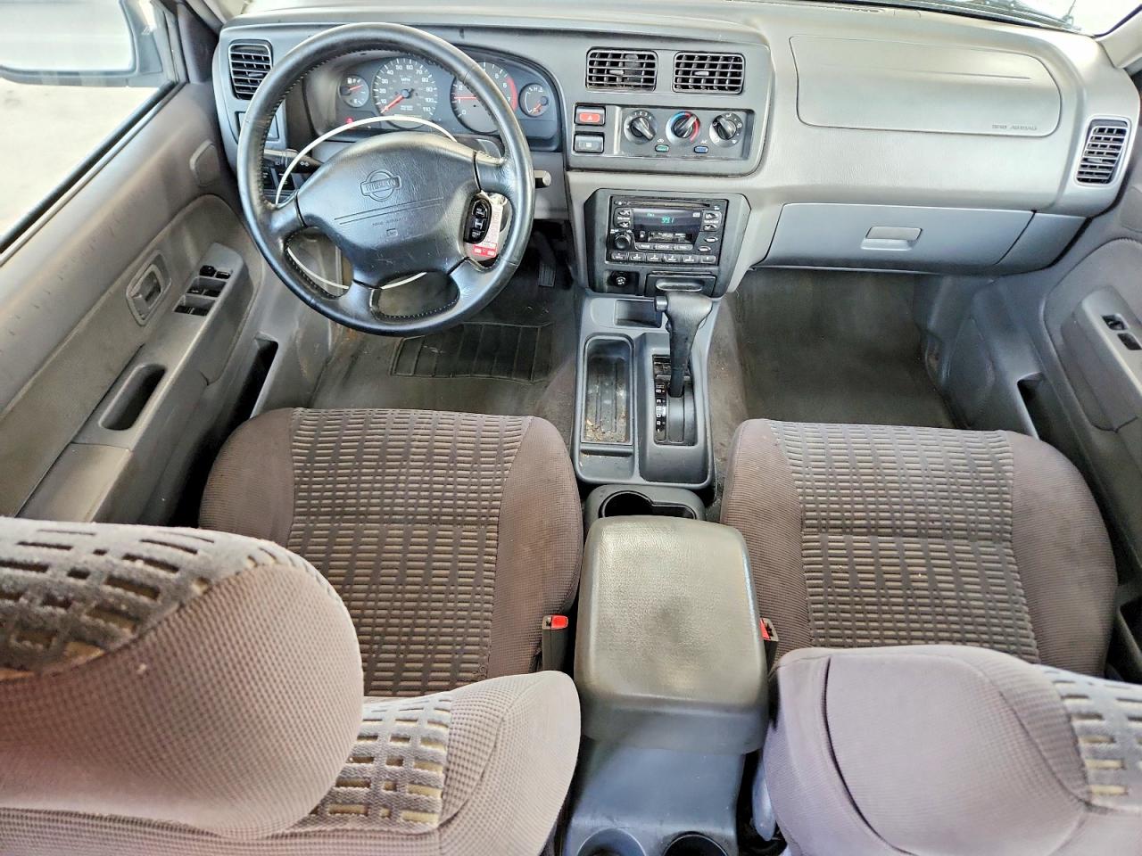 2000 Nissan Xterra Xe-v6 Silver vin: 5N1ED28T8YC598199
