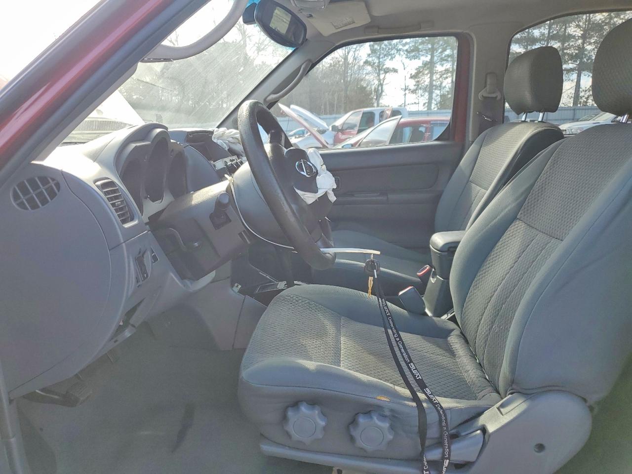 2004 Nissan Xterra Xe Red vin: 5N1ED28T94C674698