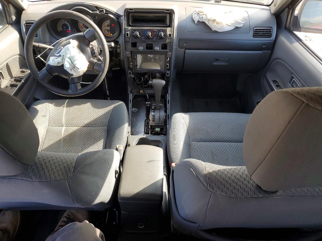 2004 Nissan Xterra Xe Red vin: 5N1ED28T94C674698