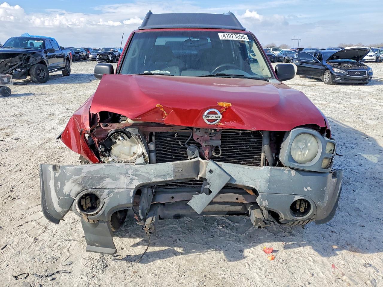 2004 Nissan Xterra Xe Red vin: 5N1ED28T94C674698